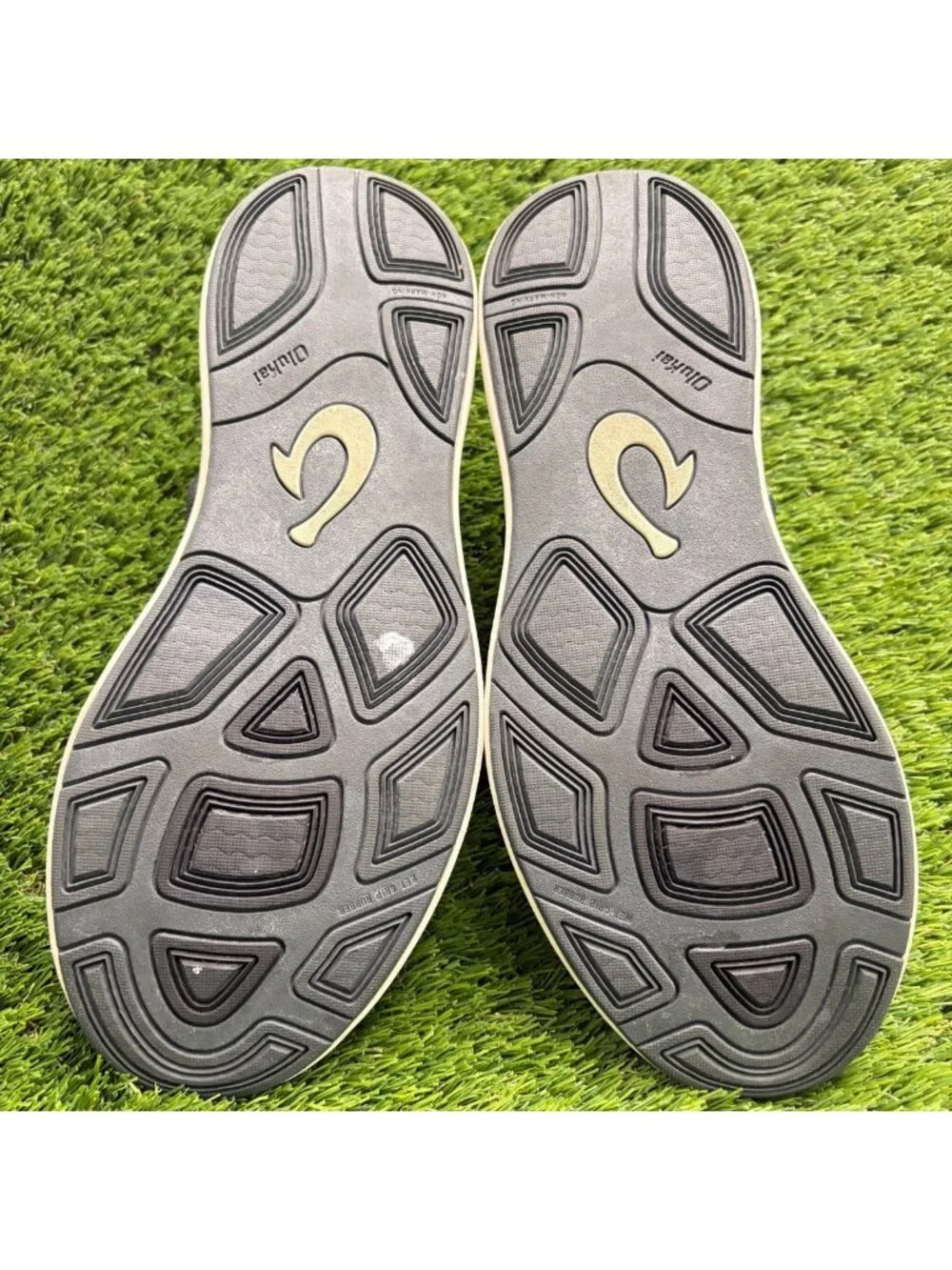 Olukai Holo Mens Size 9.5 Gray White Athletic Running Lace Up Shoes Sneakers